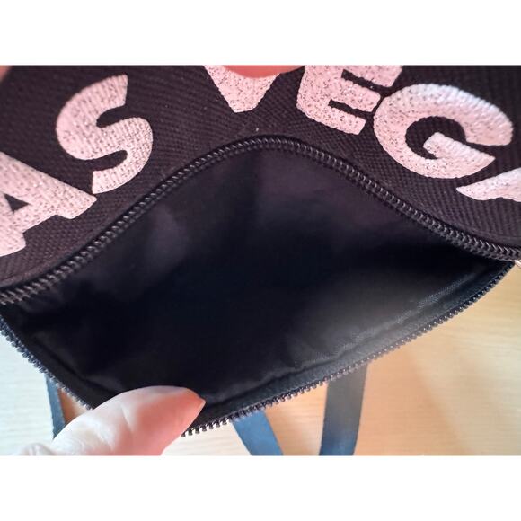 Las Vegas Souvenir Crossbody Bag - Picture 6 of 7